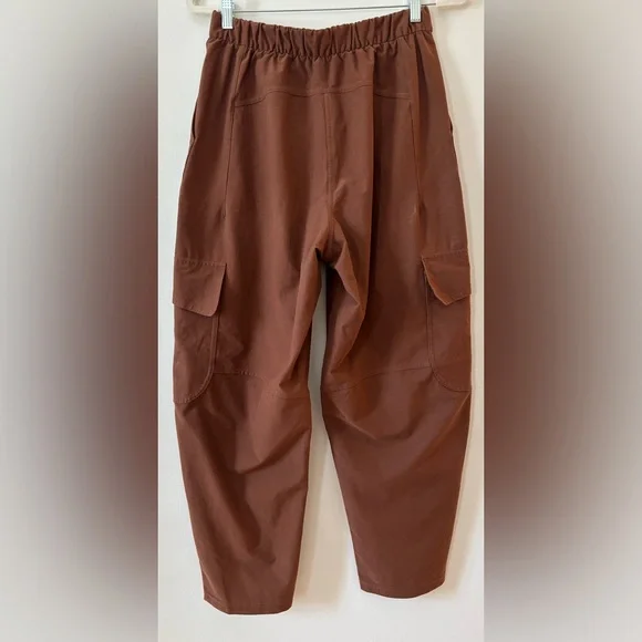 Lululemon Utilitech Cargo Pocket High Rise Crop Pants Brown EUC Size 28 - Picture 3 of 7